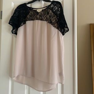 Short sleeve lace top